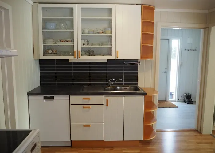 Деревянный коттедж With Great View Close To Town And Area